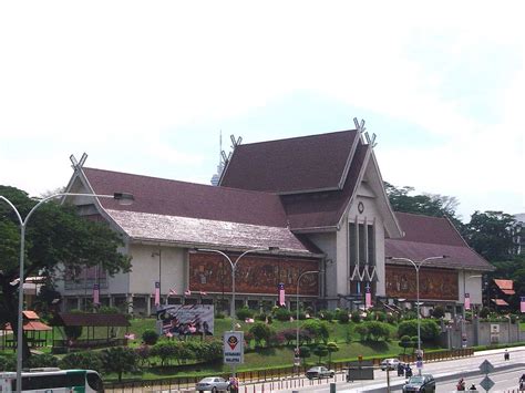 The museum and art gallery comprises six sections. File:National museum, KL.JPG - Wikimedia Commons