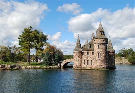 5 Fascinating Castles in America You Didn't Know Existed - Camp Native
