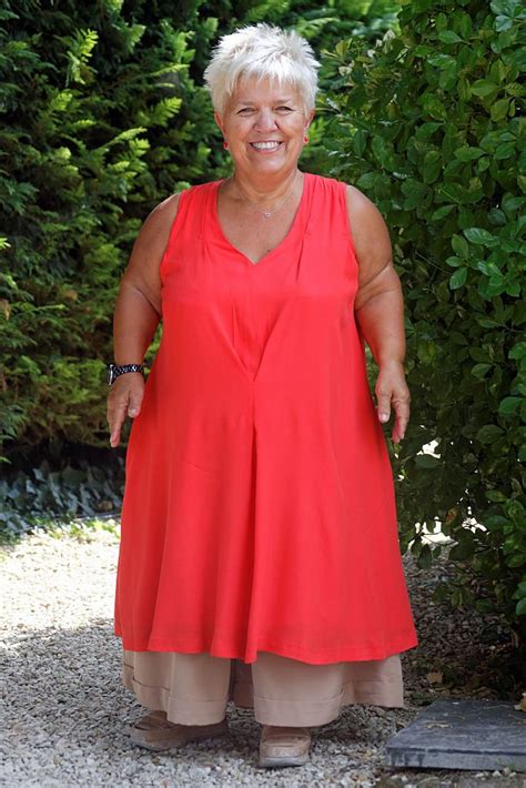 Côté cœur, mimie mathy rencontre en 2003, son mari d'une manière originale. Mimie Mathy : la maladie rare et complexe dont elle souffre