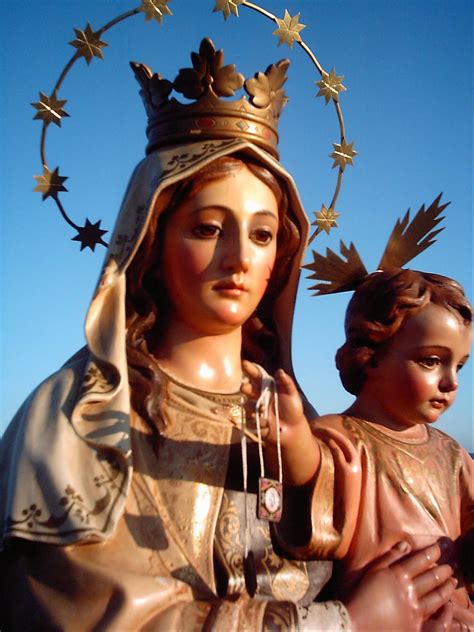 Míranos postrados reverentes ante tu. NUESTRA MADRE DEL CARMEN DE ÍLLORA: POESÍAS A LA VIRGEN ...