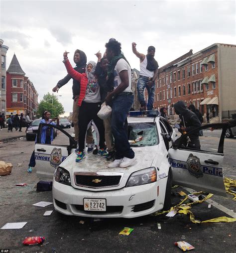 Baltimore Police And Freddie Gray Rioters Turn City Into Absolute War