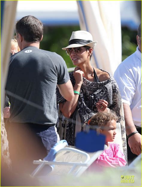 Full Sized Photo Of Halle Berry Nahla Henna Tattooing Mother Daughter
