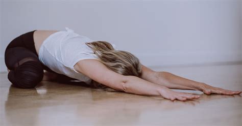 Lotus position or padmasana (sanskrit: 6 calming yoga poses to help for a better night's sleep
