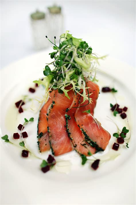 Remove shrimp from pan with slotted spoon; Salmon Gravadlax | Eten, Eten en drinken, Voorgerecht met vis