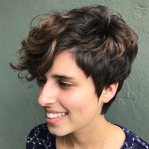 Even if most of them a pixie haircut for black women requires less time spent in the mirror when you choose to styling product that suits your hair type like curl enhancing shampoo for those who seek perfect curly hair. 21 Undoubtedly Coolest Pixie Cuts for Wavy Hair - Haircuts & Hairstyles 2021
