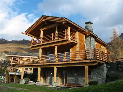 A style of german origin, swiss chalets were best known for their large windows, ornate carvings, and balconies. chalet suisse architecture - Recherche Google (With images ...