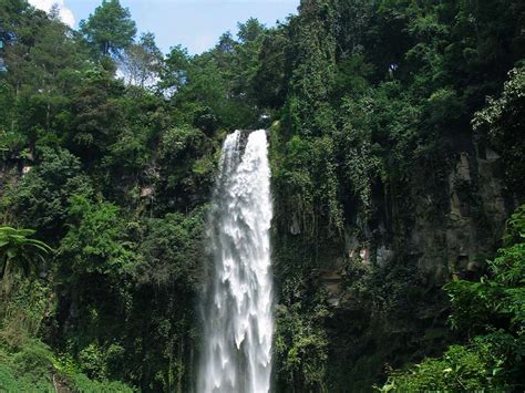 Kalau zonasi, jelas tidak bisa. Backpackers Guidance: Tawangmangu Waterfall Indonesia