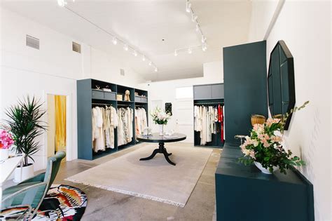 Allow the staff at winnie couture texas store to provide you with a. Find Beautiful Vintage Wedding Dresses at This New Los ...