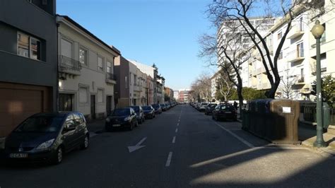 Estado de emergência em vigor até dia 16 de marçodurante o surto de confinamento geral há um dever de recolhimento domiciliário, não sendo permitido circular em espaços e vias públicas, com exceção de deslocações. Covid-19: Governo reforça medidas de confinamento ...