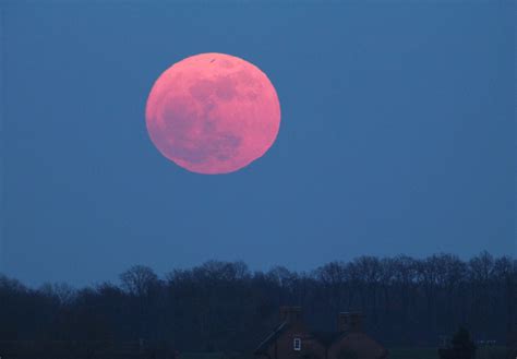 Tonights Full Pink Super Moon Will Be The Biggest Of 2020 — Heres How