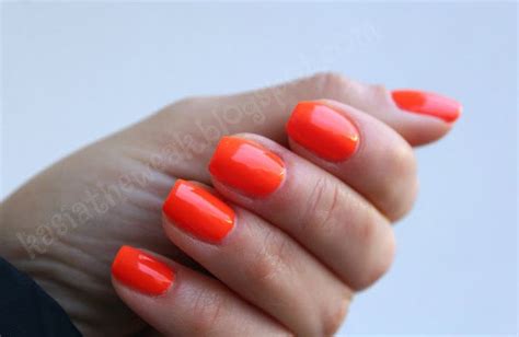 Kolor First Fridays to neonowy pomarańcz | Nails, Nail polish, Polish