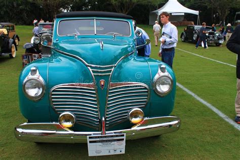 Jaren '40 Klassieke Amerikaanse Auto Redactionele Foto - Image of