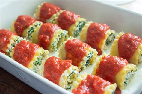 Salt well, then add the dried lasagna noodles and cook for 6 to 8 minutes until just tender. Giada's Essential Italian Dishes: Lasagna Rolls (With ...