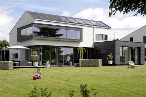 Ein haus, das für ein paar ebenso geeignet ist, wie für die wachsende familie oder eine mehrgenerationengemeinschaft? Wettbewerb: Haus Ott in Laichingen - Bild 7 in 2020 ...