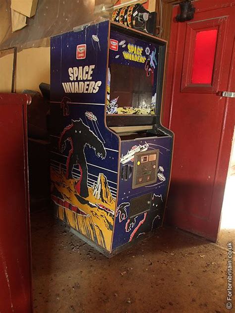 Space Invaders Derelict With Images Space Invaders Arcade Arcade