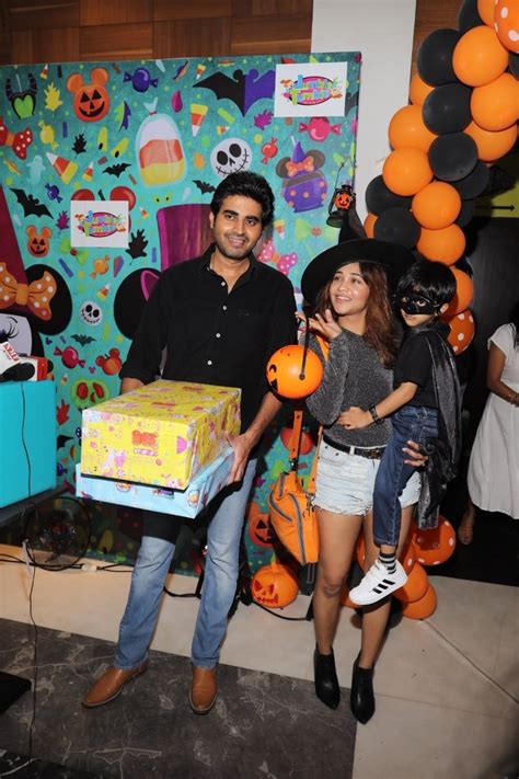 Nisha rawal contact number & contact address: Karanvir Bohra And Wife Teejay Sidhu's Halloween Themed ...