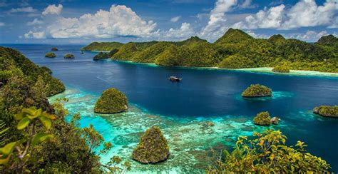 Tempat Wisata Terindah Di Papua Yang Wajib Kamu Kunjungi Gak Bakalan Nyesel Blog Unik