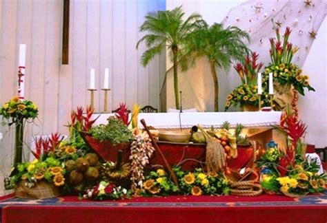 Merangkai bunga altar untuk dekorasi pernikahan. Masa Raya Paska GKI Depok 2014: Pentakosta