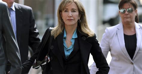 college admissions scandal prosecutors recommend one month sentence for felicity huffman