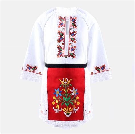 Детска тракийска народна носия за момиче с червена престилка с бродерии ...