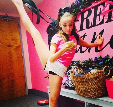How Kendall Stretches Dance Moms Pictures Kendall Vertes Dance Moms