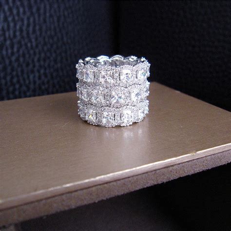 Kylie Jenner Signature Eternity Band Ring In Square Bijouterie Gonin