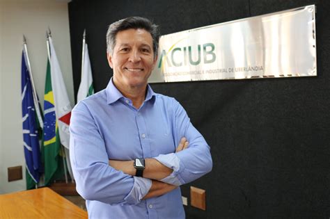 Fernando ferreira meirelles omc (são paulo, 09 de novembro de 1955) é um cineasta, ativista, produtor e roteirista brasileiro. Paulo Romes Junqueira é reeleito presidente da Aciub | ACIUB