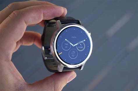 Moto 360 (2nd gen) for $299.99. Asus Zenwatch 2 vs Moto 360 2nd Gen