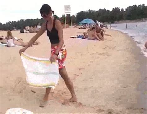Bruna Matura Si Spoglia Nuda In Spiaggia Amaporn