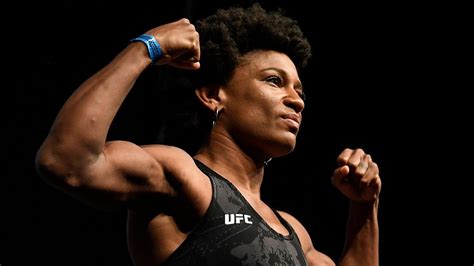 A Whole Different World How Angela Hill Is Making Ufc History Espn