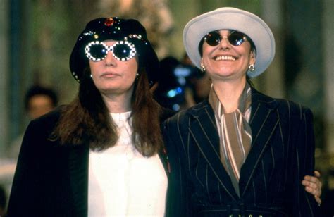 E la luna bussò (remastered). Speciale su Mia Martini e Loredana Bertè a Techetechete ...