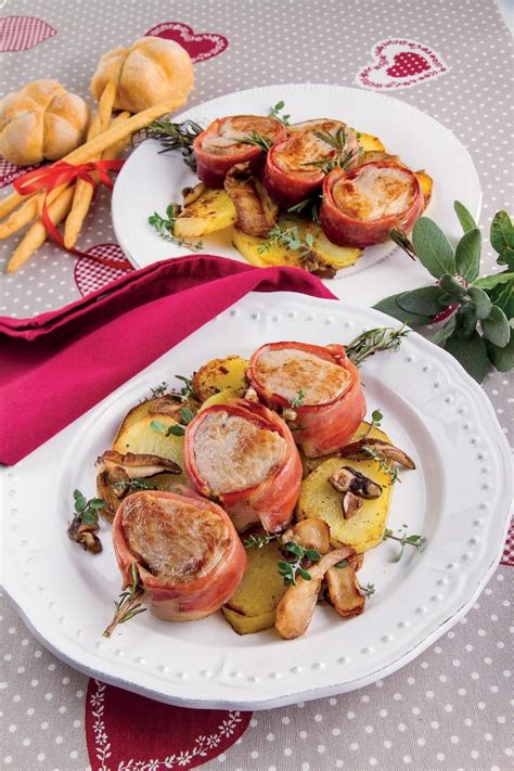 Molto saporito e se cotto bene, si rivela perfetto con un sacco di abbinamenti. Filetto di maiale in crosta di speck con funghi e patate ...