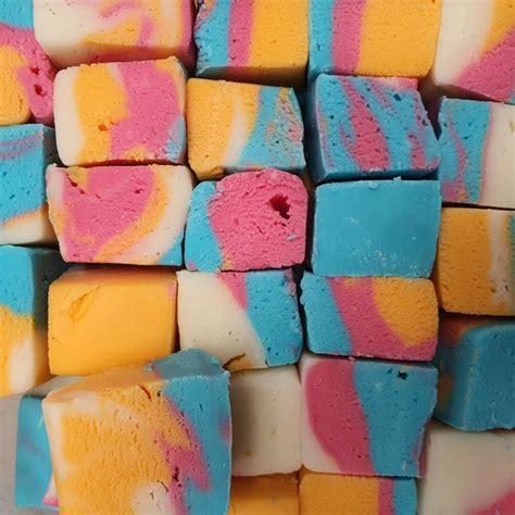 Bubblegum Nougat Fudge 180g Posted Sweets Online Fudge