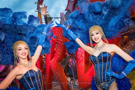 Premier Showgirls Greet Guests At Corporate Event Neon Museum Las
