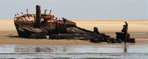Though this massively beautiful and vast stretch of land is quite desolate and barren, it is also full of stories, surprises and. What to visit in the Northern section of the Skeleton ...