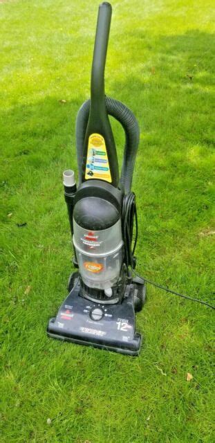 Bissell Powerforce Bagless Wide Cleaning Path Dual Edge Cleaning Model