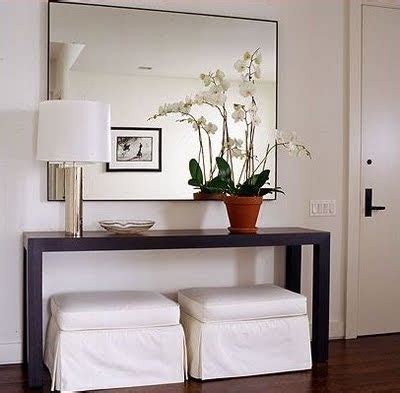 Realizado en chapa de madera de nogal, sus medidas son 160 x 40 x 81 cm y vale 399 €. DECORAÇÃO DE APARADOR DE SALA - MODELOS, DICAS