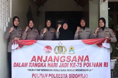 Polwan Polresta Sidoarjo Anjangsana Ke Rumah Purnawirawan Polri