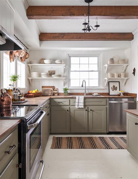 9 Essential Tips For Choosing The Coziest Farmhouse Kitchen Colors