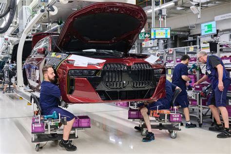 Erfolgsbeteiligung BMW Belohnt Mitarbeiter Mit Rekord Bonus