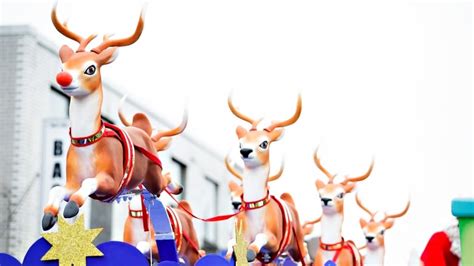 In Most Depictions Santa Clauss Reindeer Have Antlers