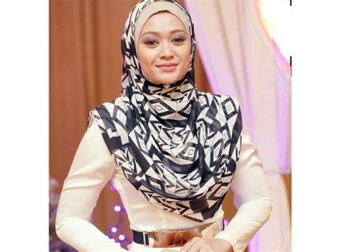 Masjid negara, jalan perdana, 50480 kuala lumpur, kuala lumpur, 50480, malaysia. KANTOI!! RUMAH PELAKON FAYE KUSAIRI DI SERBU JABATAN AGAMA ...