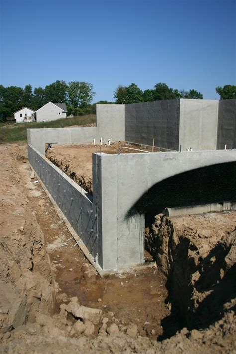 Wir klären, was das kostet und was sie beim planen und bauen ihres hauses dazu bei der weißen wanne handelt es sich um eine wasserundurchlässige stahlbetonkonstruktion. Weiße Wanne » Was Sie beim Kellerbau wissen sollten