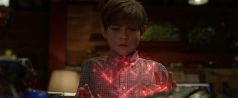 In the first trailer for the predator, a young boy (jacob tremblay), releases the extraterrestrial creatures back into the world when he finds a miniature version of their space ship. Picture of Jacob Tremblay in The Predator - jacob-tremblay ...