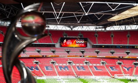 Ne manquez aucun match de l'euro 2021 de foot avec notre programme complet de la complétion, des phases de groupe jusqu'à la finale ! Euro 2021 - Découvrez les stades et l'organisation : d'Old ...