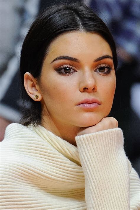 Inspiring Kardashian And Jenner Beauty Moments Kendall Jenner