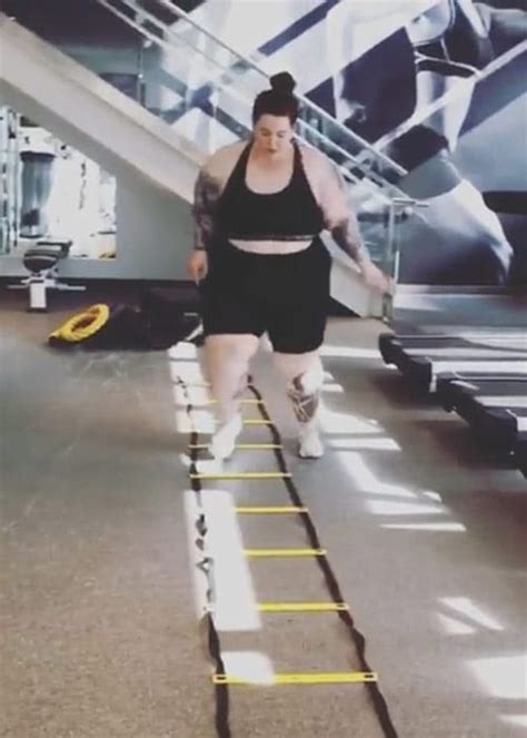 tess holliday empowers fat folks as she poses for sultry selfie extra ie