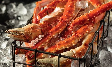 Large king crab legs yield approximately 2 to 3 legs per pound and jumbo king crab legs yield approximately 1 to 2 legs per pound. King Crab Legs | Omaha Steaks