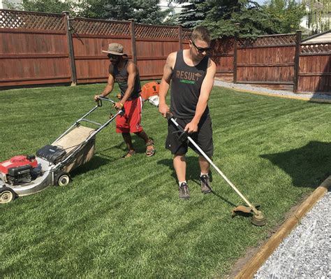 Trust our professionals to do a great job! Weekly Lawn Care and Lawn Mowing Services in Calgary Area