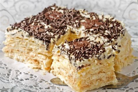 We did not find results for: Kuchen aus Blätterteig mit Sahne | Stockfoto | Colourbox